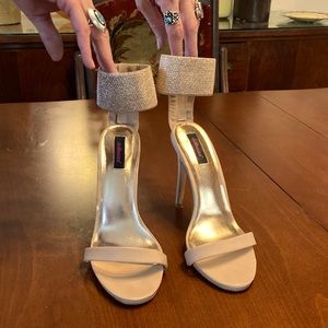 Dollhouse stiletto woman’s shoes size 9
